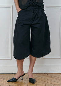 swift long shorts in black